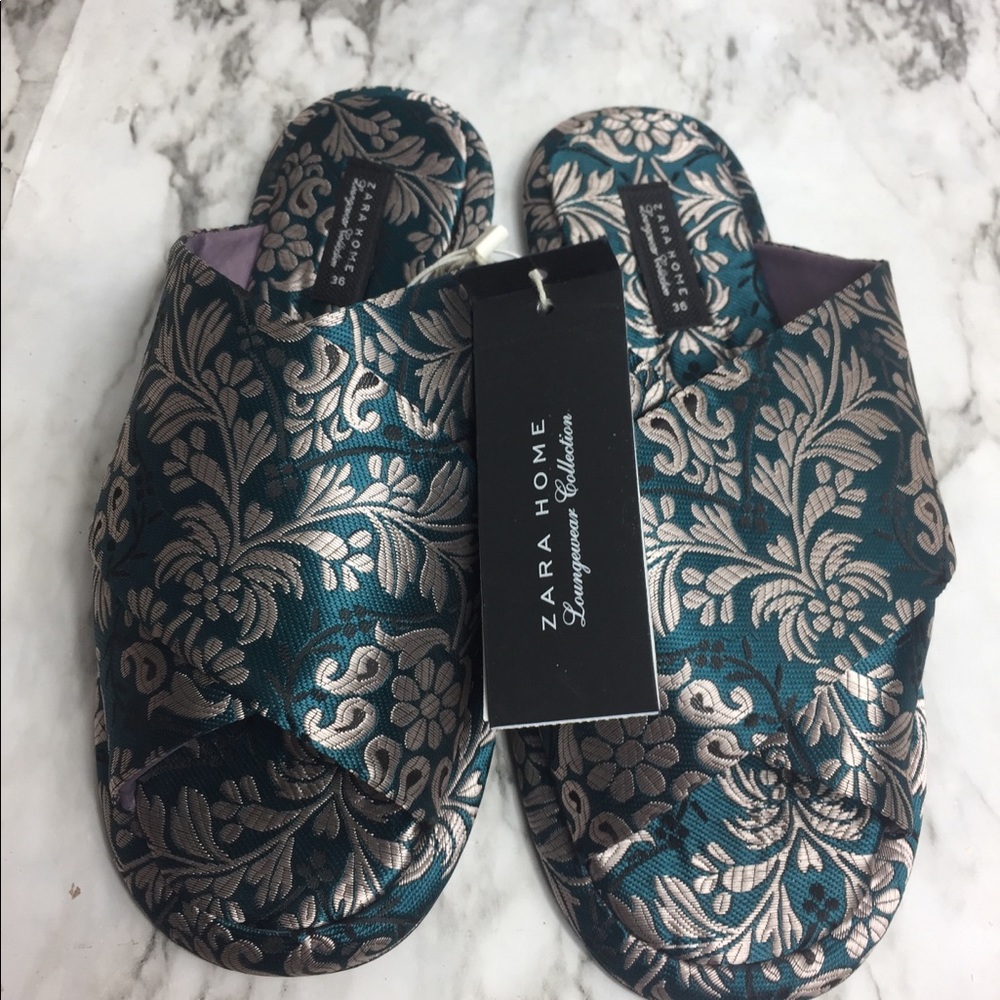 Zara Size 6 Teal/Green Slippers